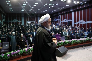 این دو چهره که سخنرانی روحانی را بهم ریختند، بعدا پست و مقام گرفتند