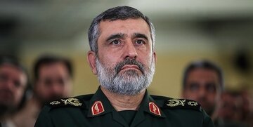 تصاویری از سردار بلندپایه سپاه در جمع دانشجویان