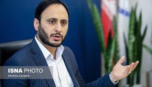 بهادری جهرمی: حاشیه، تلاش و خدمت در ‎دولت را کُند نمی‌کند
