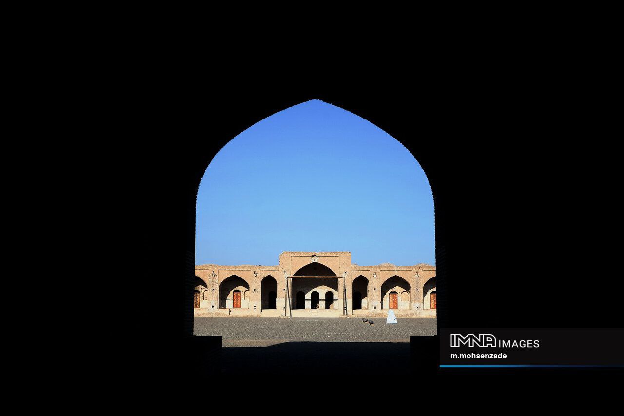 دیر گچین، مادر کاروانسراهای ایران زمین 