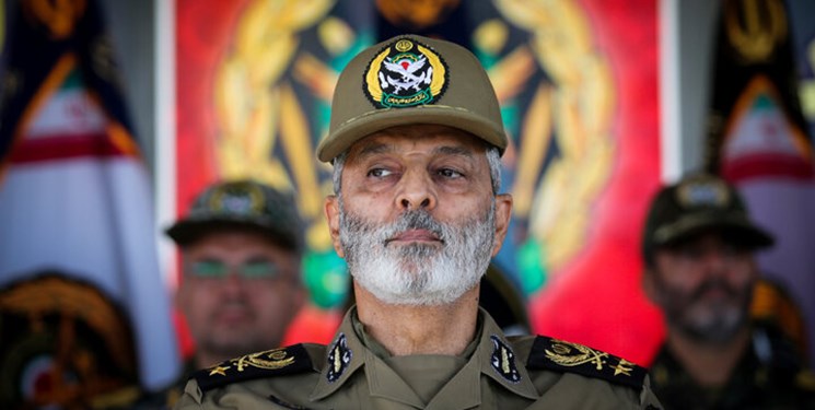 فرمانده ارتش: صهیونیستها سرعت زوال خود را بخوبی احساس کردهاند
