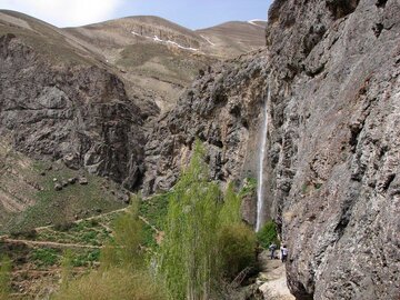 گردشگری/ یک آبشار؛ بیخ گوش تهران