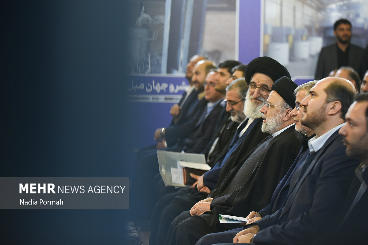 عکس/ بازدید رییس جمهور از کارخانه "ایران تراورس" در البرز