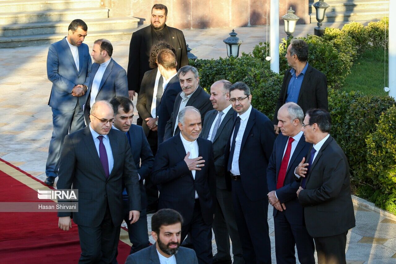 نخستوزیر سوریه وارد تهران شد