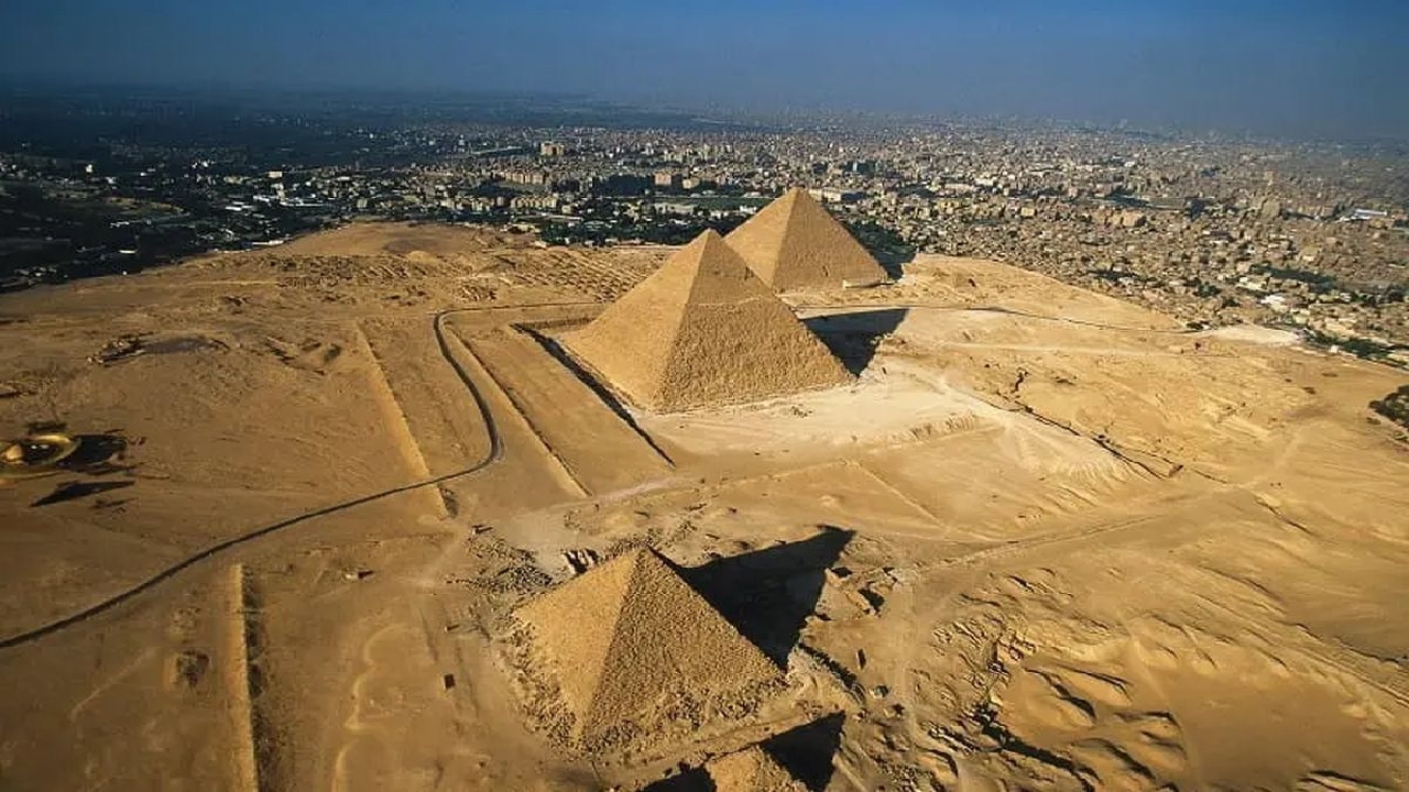 گوناگون/ چه کسانی اهرام مصر را ساختند؟
