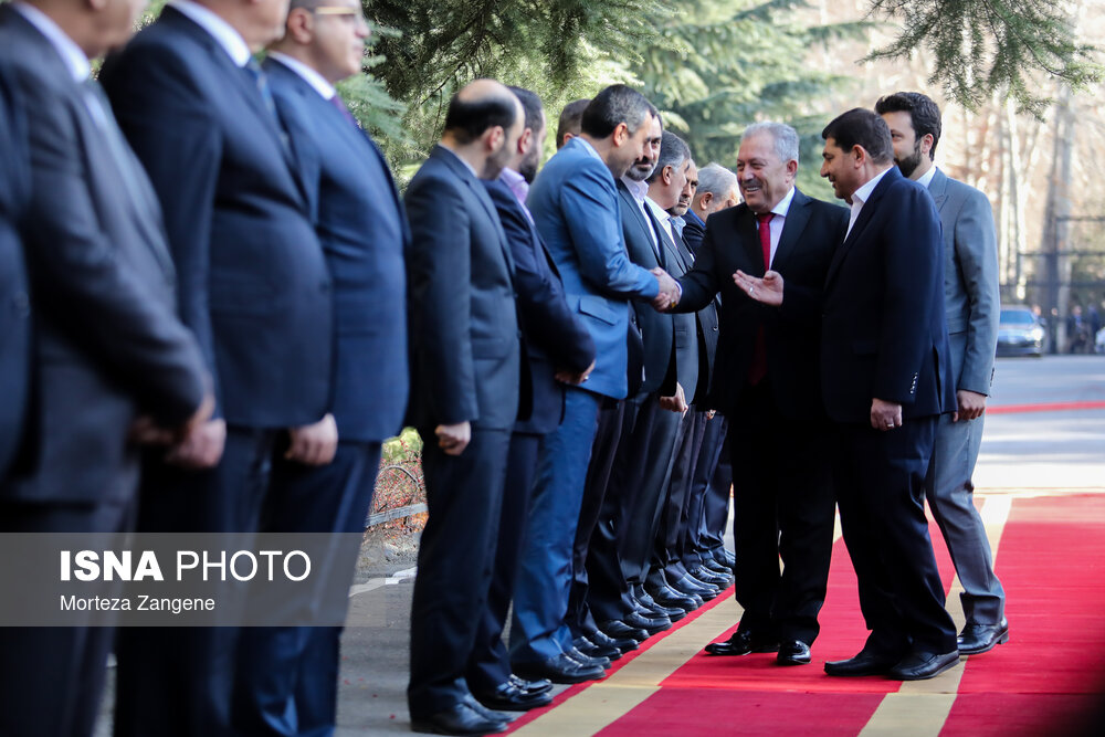 عکس/ استقبال رسمی معاون اول رئیس‌جمهور از نخست وزیر سوریه  