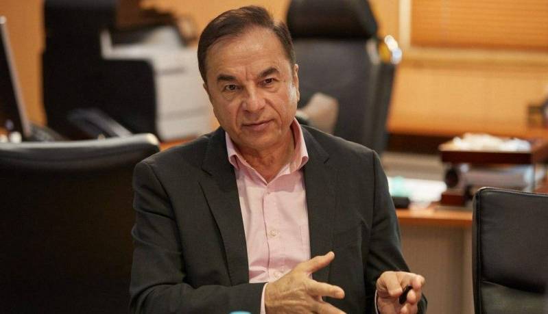 داورزنی رسما فدراسیون والیبال را تحویل داد