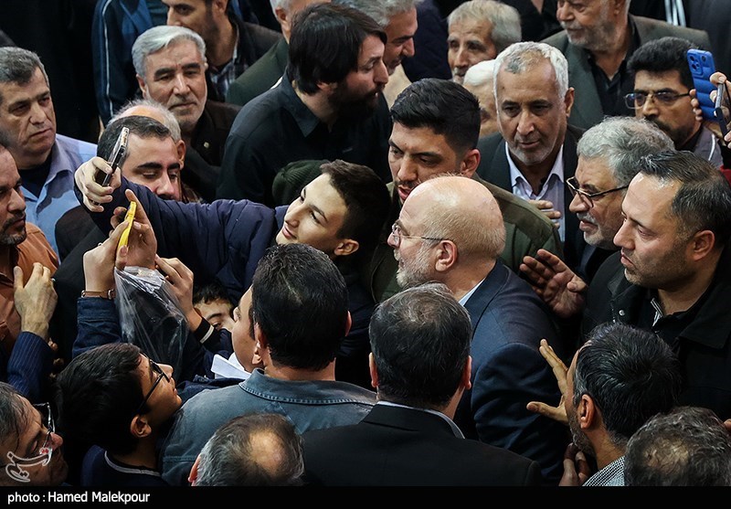 عکس/ دیدار چهره به چهره رئیس مجلس با اسلامشهری ها 