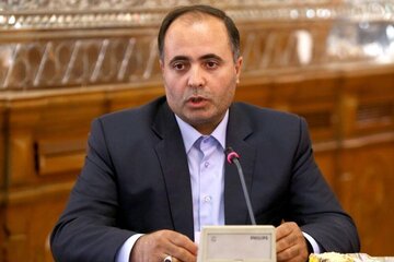 نوری قزلجه: افزایش حقوقها ۲۰ درصد است اما تورم ۵۰ درصد!