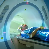 چرا نباید با فلز داخل دستگاه MRI رفت؟