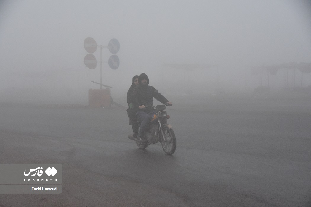 مه صبحگاهی در آبادان