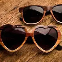 عینک فریم چوبی: زیبایی، اصالت و ماندگاری