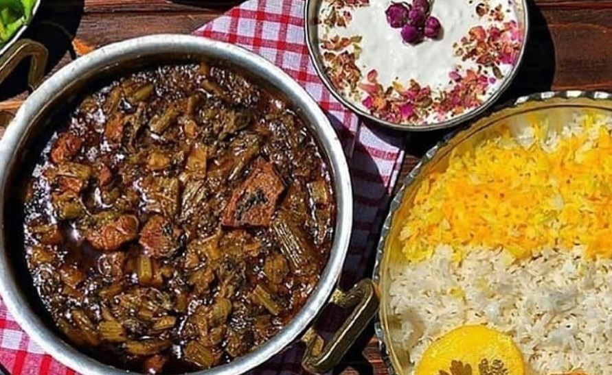 طرز تهیه خورشت کرفس با گوشت