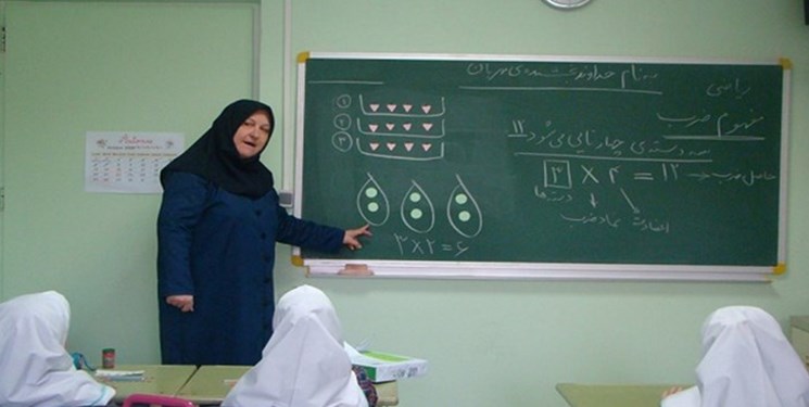 وزارت آموزش و پرورش: حقوق آذرماه معلمان به همراه معوقات رتبه‌بندی پرداخت می‌شود
