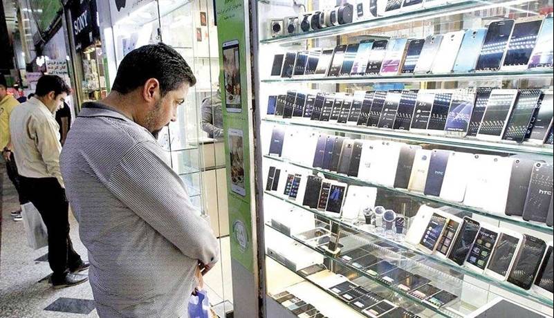 آشفته شدن بازار موبایل با تخصیص‌های بی ضابطه ارز برای واردات آیفون