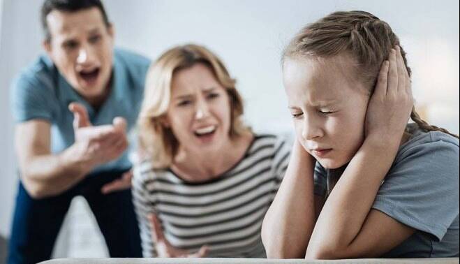 با داد زدن چه بلایی سر کودک می‌آوریم؟