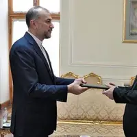 رونوشت استوارنامه سفیر جدید ازبکستان به امیرعبداللهیان تقدیم شد
