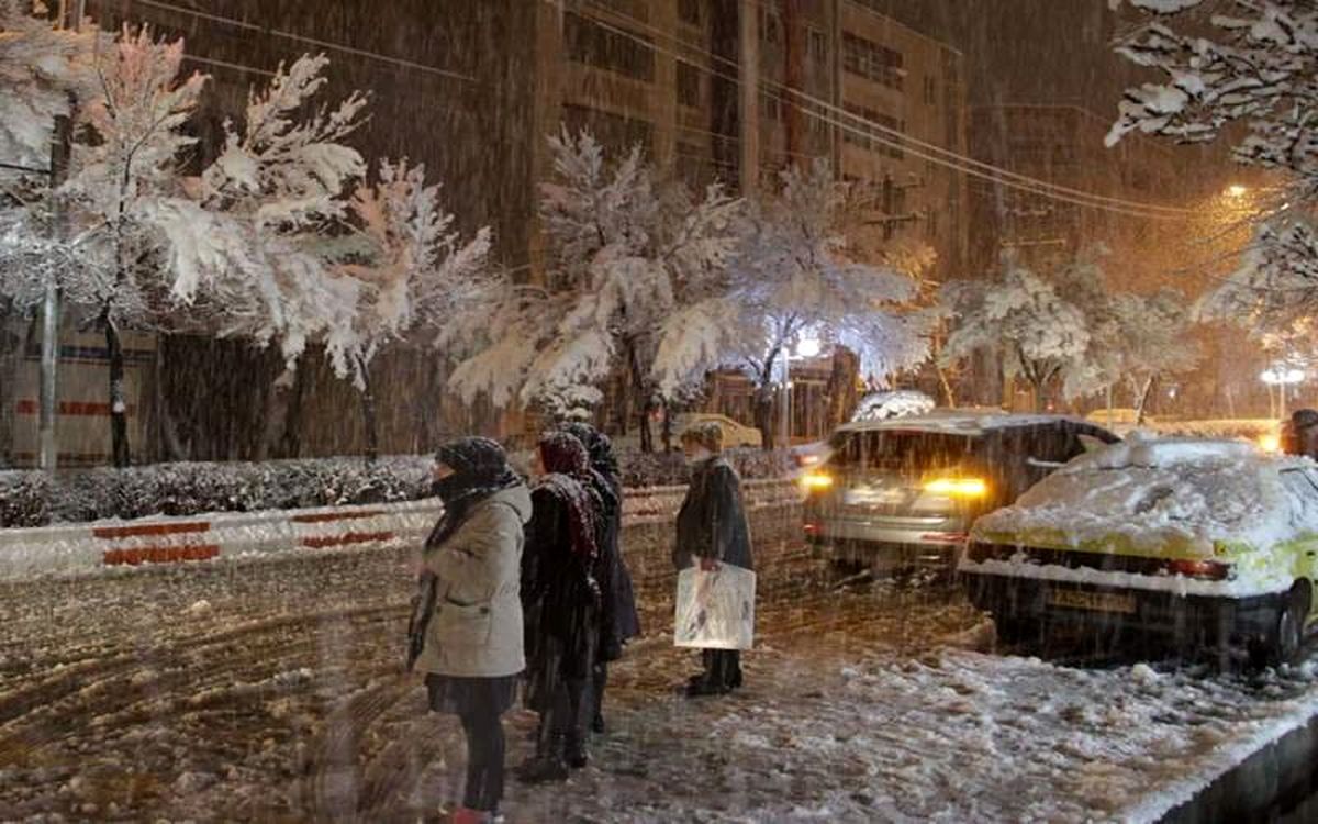 بارش برف و باران در تهران؛ هوا تا ۸ درجه سردتر می‌شود