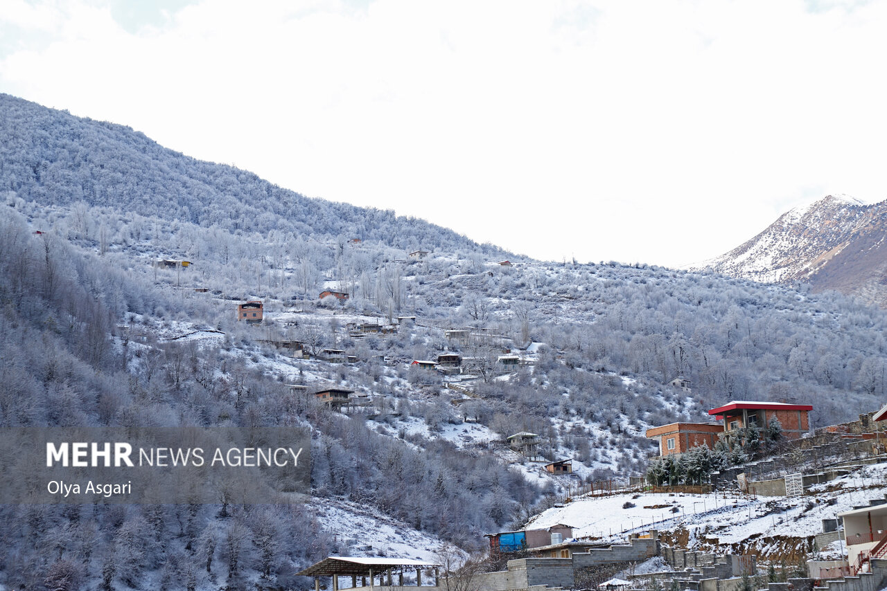 عکس/ زمستان برفی روستای تاریخی و گردشگری زیارت گرگان