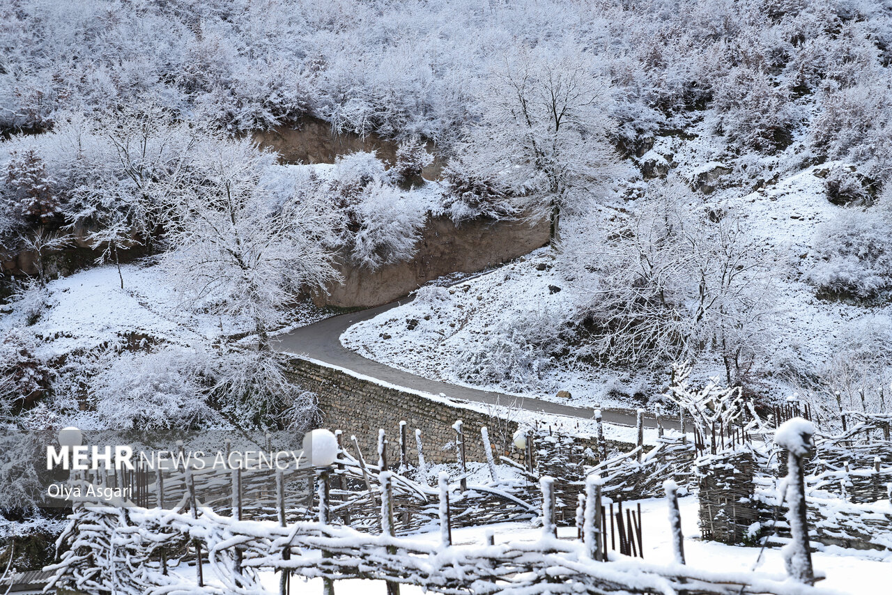 عکس/ زمستان برفی روستای تاریخی و گردشگری زیارت گرگان