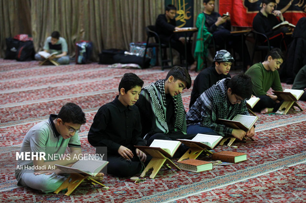 مراسم معنوی اعتکاف در مسجد امام صادق (ع)