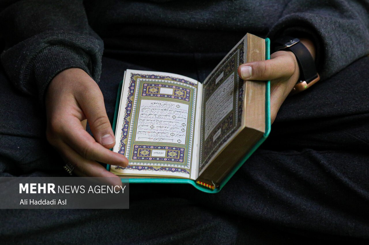 مراسم معنوی اعتکاف در مسجد امام صادق (ع)