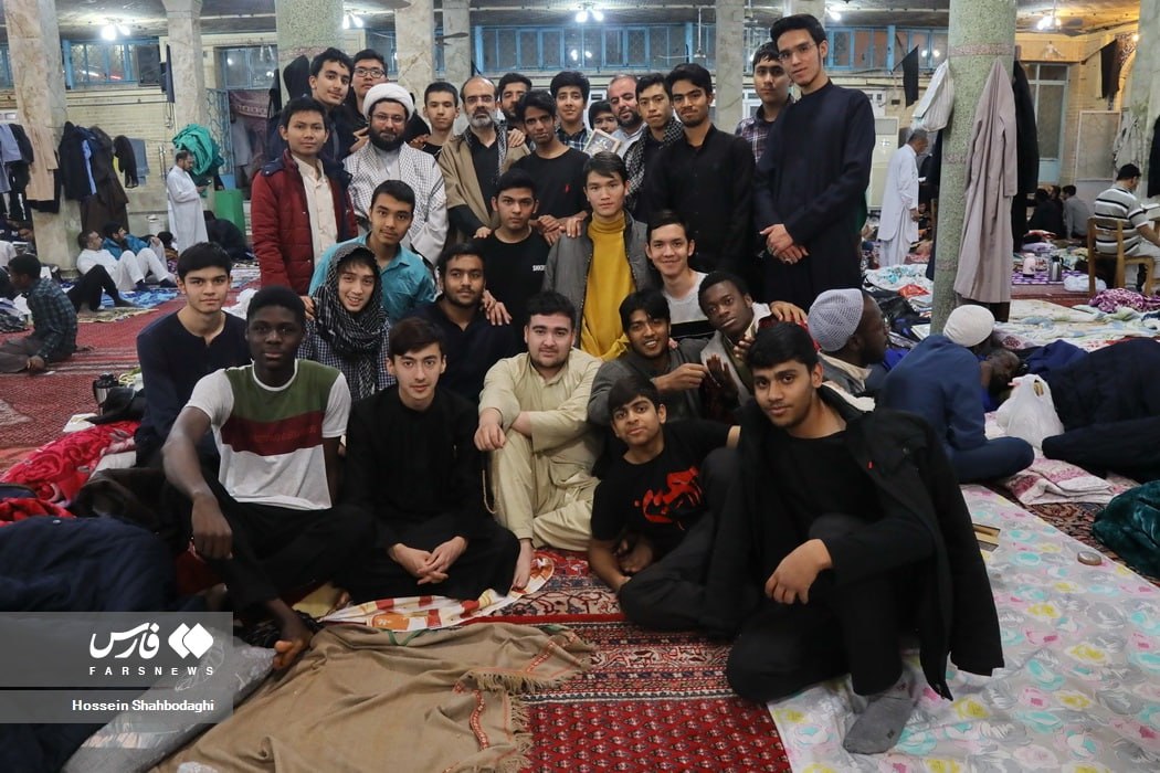 عکس/ اعتکاف طلاب غیرایرانی در قم