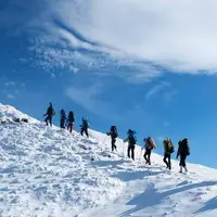 کوهنورد جزیره خارگ به قله دماوند صعود کرد