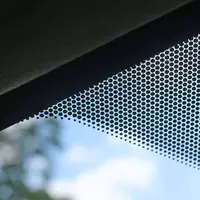 کاربرد جالب نقاط سیاه کوچک روی شیشه ماشین!