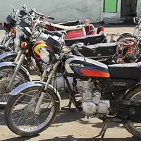 کشف ۱۲ دستگاه موتورسیکلت سرقتی از پارکینگ‌های اراک