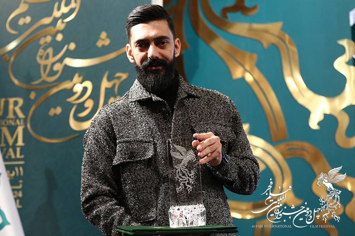 امید میرزایی برنده تندیس بهترین آنونس و تیزر فیلم «فسیل و تصور»