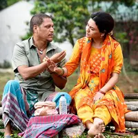 بازیگرانی که با لباس سنتی بنگلادش به کاخ جشنواره آمدند