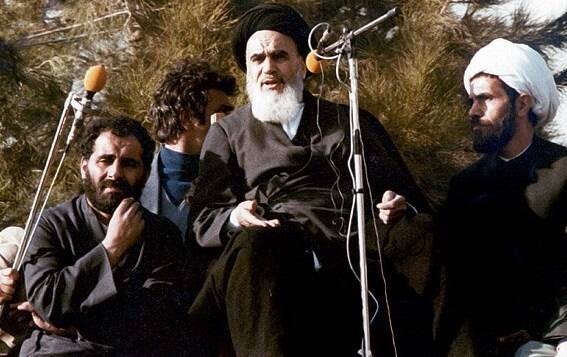 اولین سخنان امام خمینی پس از بازگشت به ایران