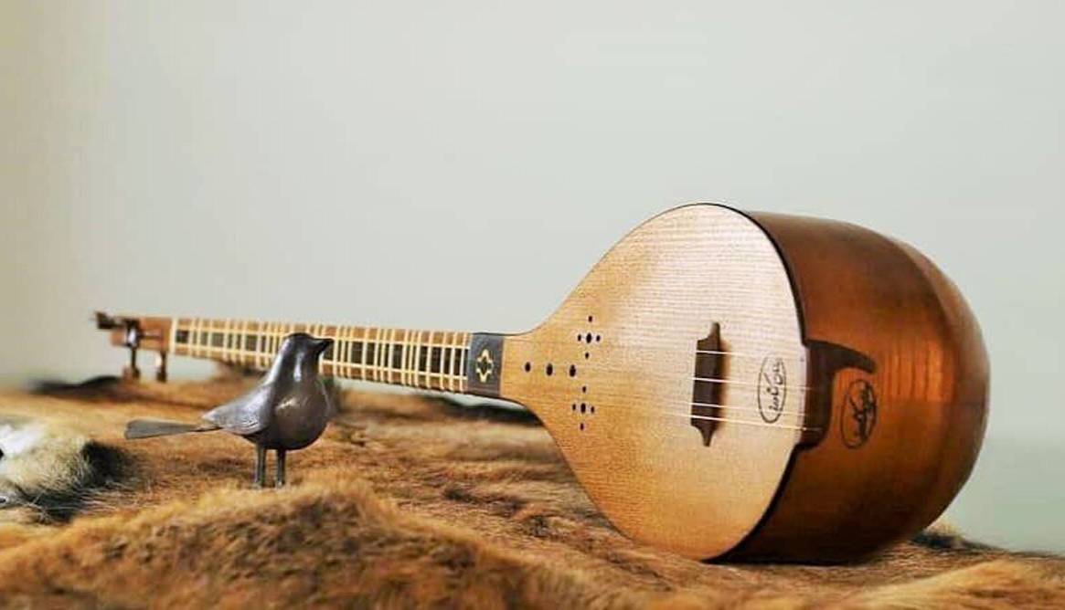 نوای ملایم و لذت بخش سه تار برای آخر شب