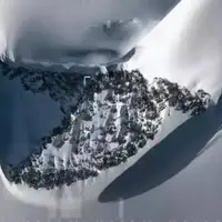 گوناگون/ کشف یک هرم عجیب زیر برف در آن سر دنیا!