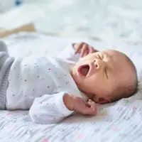 چگونه متوجه شویم نوزاد گوش درد دارد؟