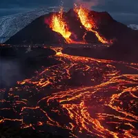  تصاویری آخرالزمانی از ایسلند؛ گدازه‌های آتشفشانی جاده‌ها را می‌بلعند