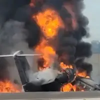 سقوط هواپیمای کوچک در بزرگراه