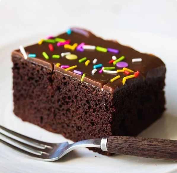 طرز تهیه کیک شکلاتی خوشمزه و مخصوص به روش قنادی