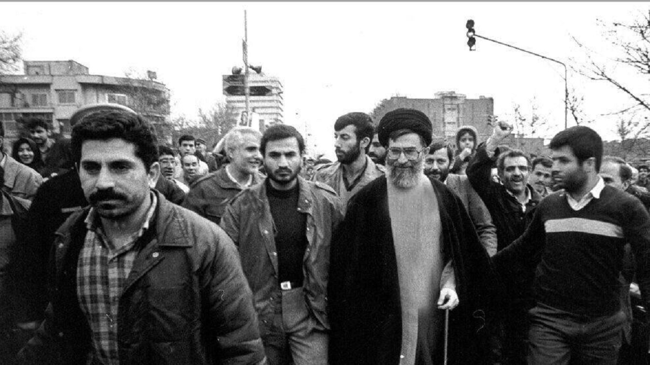 روایت آیت‌الله خامنه‌ای از لحظه اعلام پیروزی انقلاب