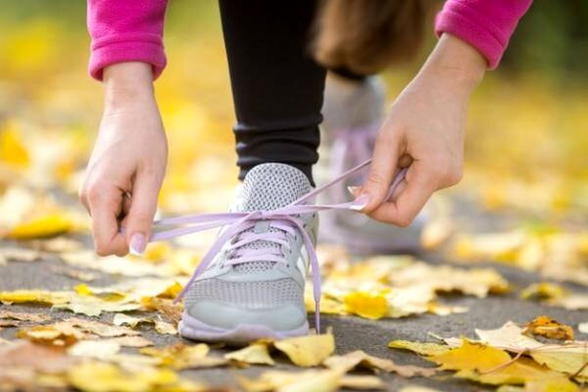 زندگی سخت و عجیب زنی با پاهای وارونه