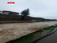 طغیان رودخانه فصلی شیخ‌مکان دره‌شهر در پی بارش‌های شدید