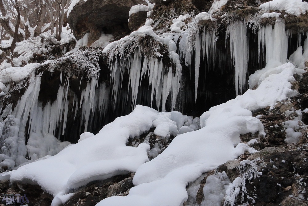 زیبایی های آبشار مارگون در زمستان
