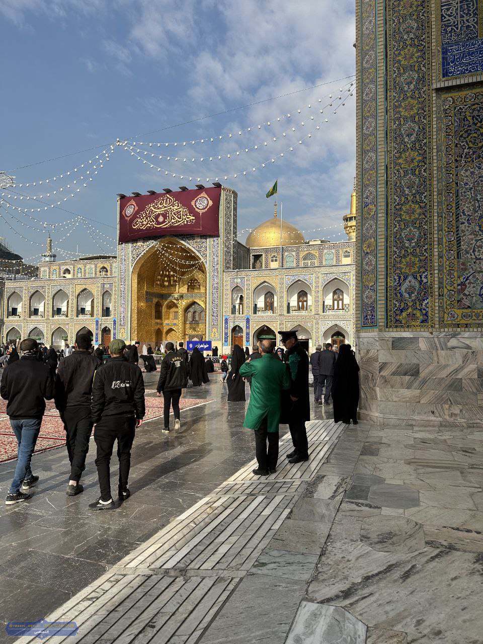 عکس/ آماده سازی حرم مطهر رضوی برای جشن بزرگ نیمه شعبان