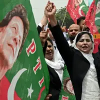 سودای انقلابی عمران خان پاکستان را در می‌نوردد؟