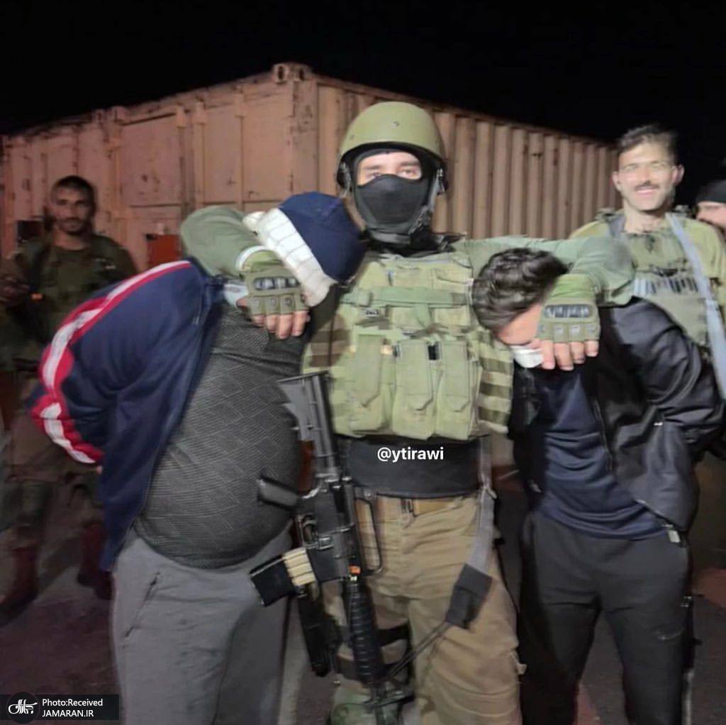 عکس/ بازداشت فلسطینی ها توسط سربازان اسرائیلی در کرانه باختری