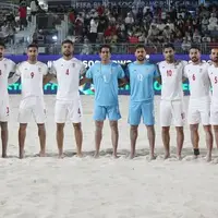 لحظه شیرین روی سکو رفتن بازیکنان تیم ملی فوتبال ساحلی ایران