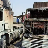 آتش‌سوزی ۲ دستگاه تریلر در پارکینگ شهرداری تایباد 