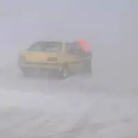 هجوم برف و کولاک به جاده‌های کرمان