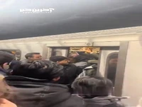 ازدحام عجیب مسافران در متروی کانادا